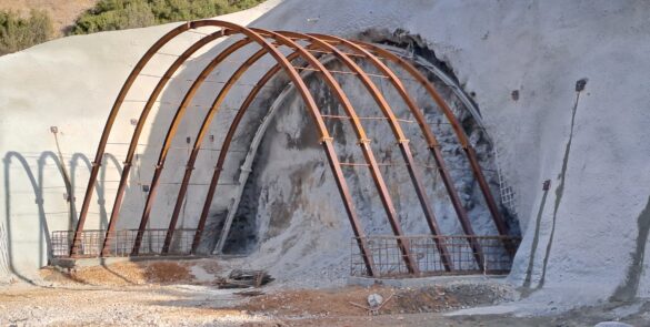 Tunnel 2 - Τunnel Face Support